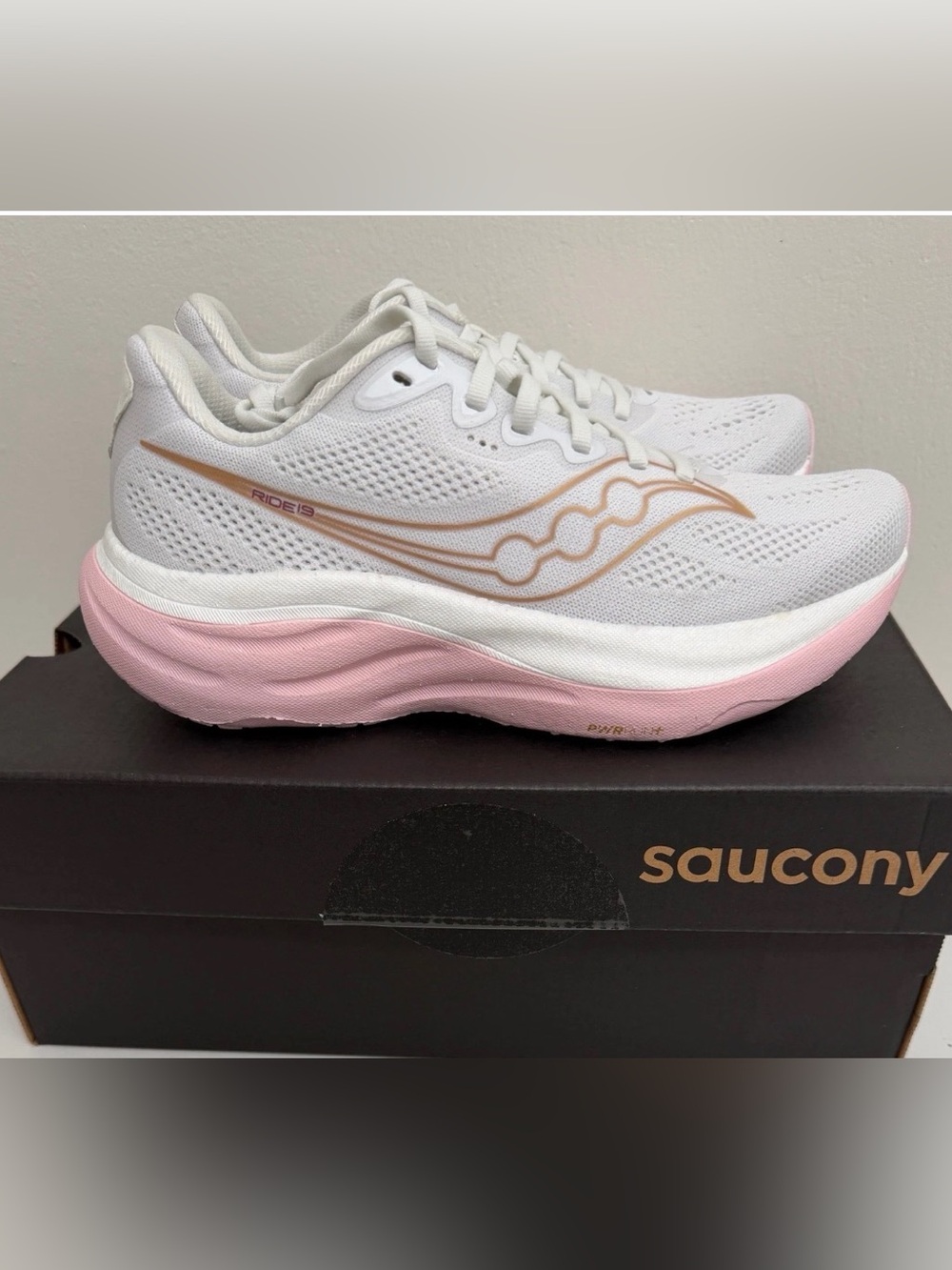 Saucony Ride 19 Womens Running Shoes White Silk Pink S11055-151 Size 8.5 US